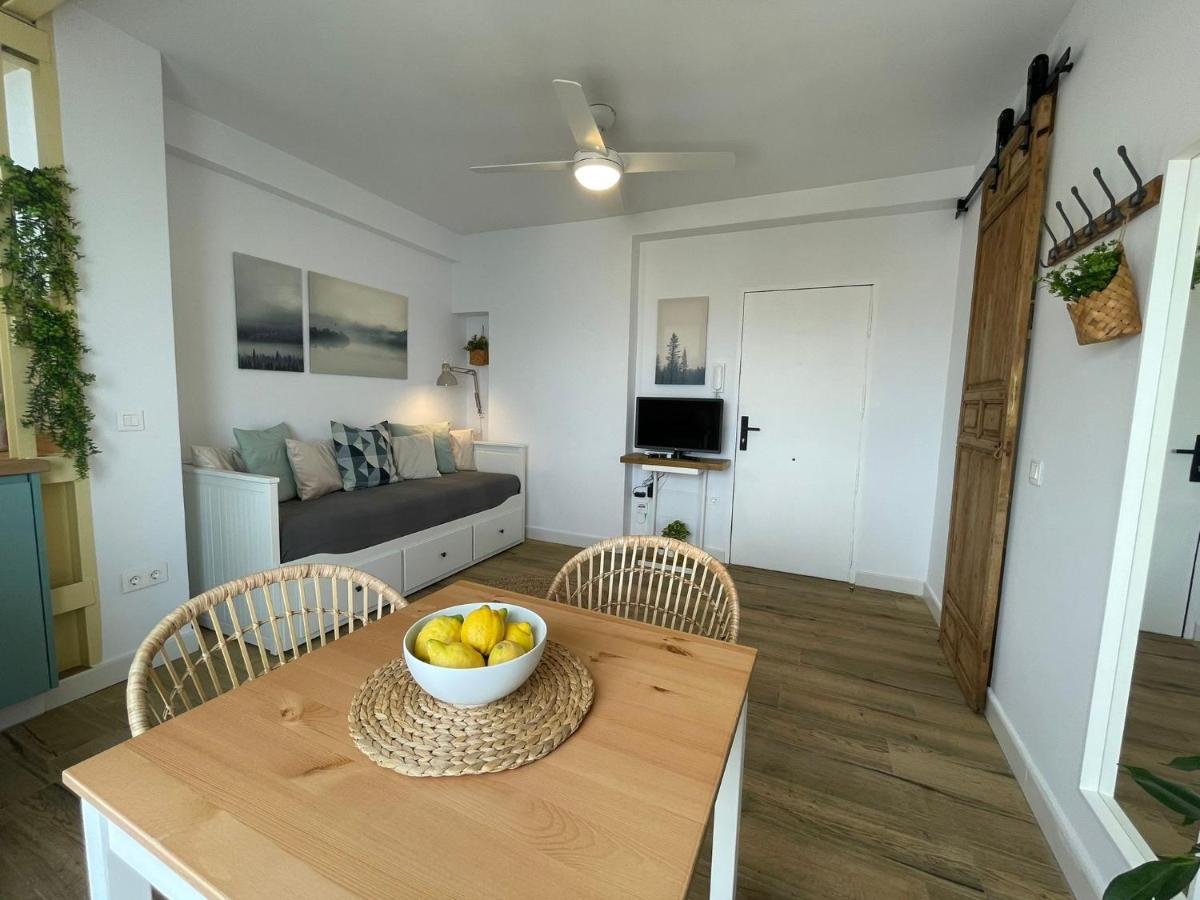 מאלגה Studio On The Beach Front מראה חיצוני תמונה
